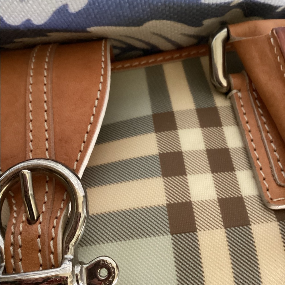 Burberry bag - Picture 7 of 13